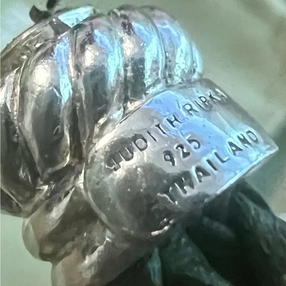 Judith Ripka olive Green leather bracelet with Sterling charm - Picture 3 of 3